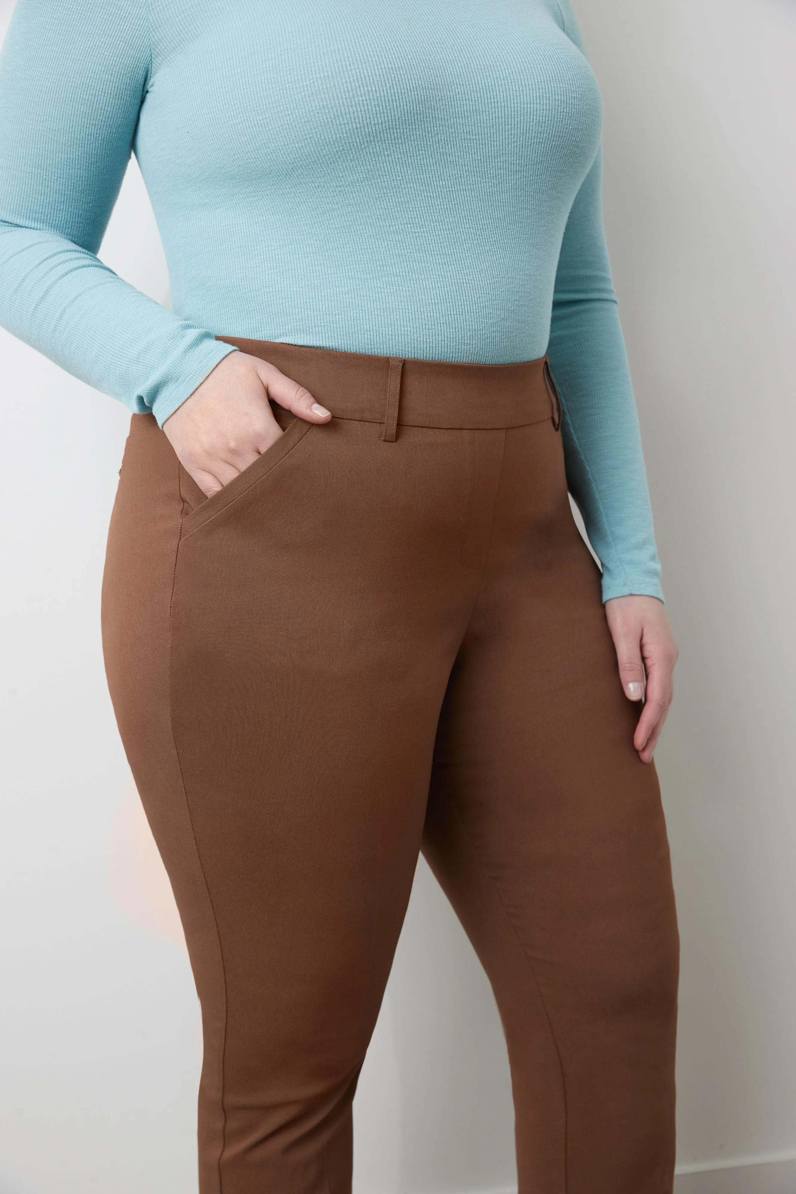 Curvy Pull-on Barely Bootcut Classic Pants