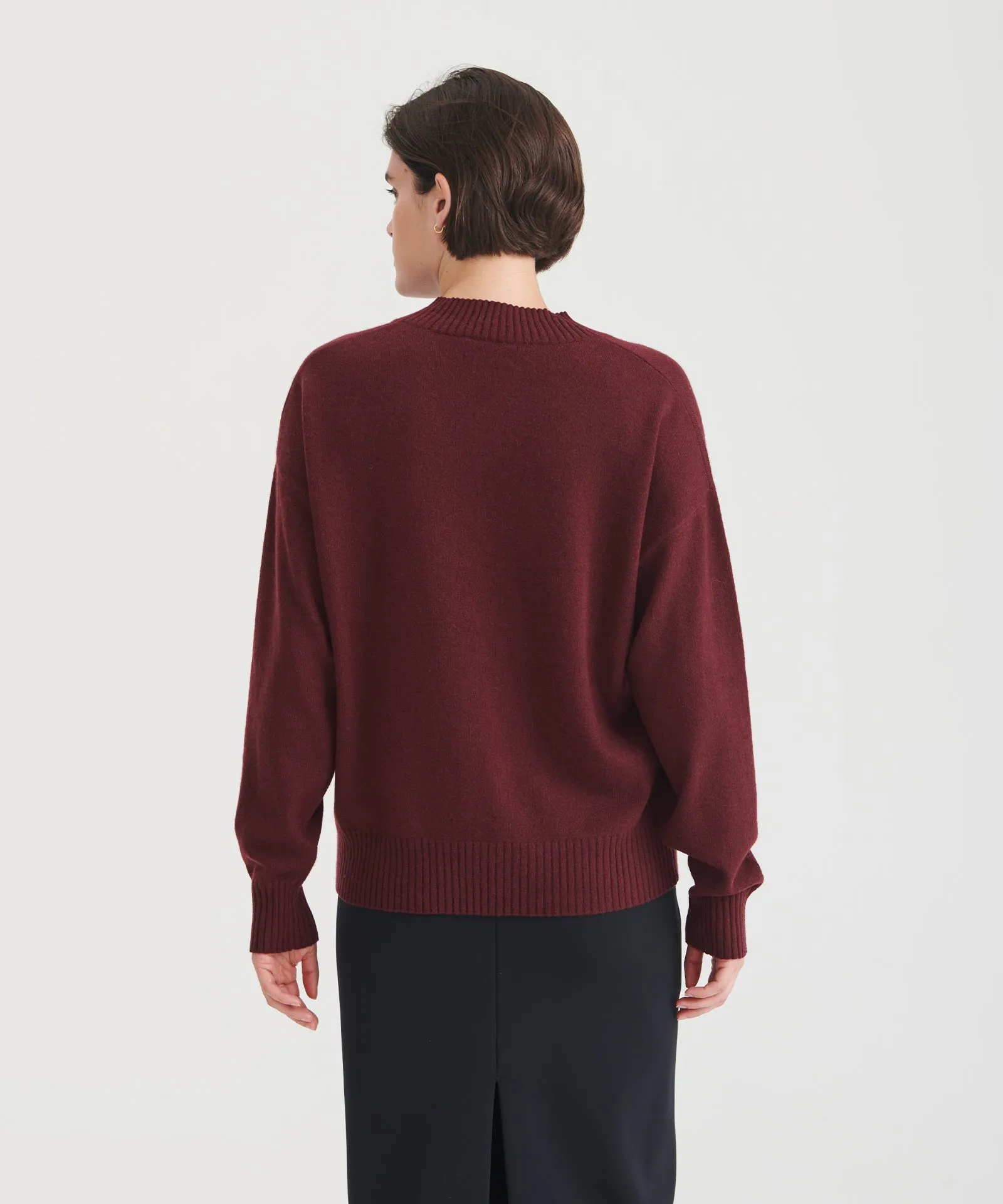 Signature Cashmere Boyfriend V-Neck Sweater